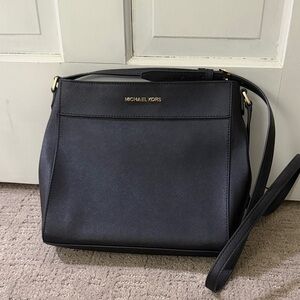 Michael Kors Elegant Black Crossbody Bag